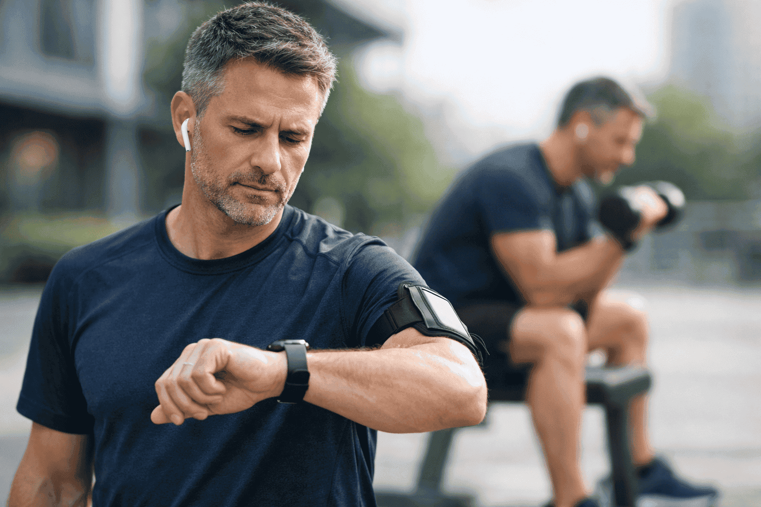 Entrena en 30 minutos o menos: rutinas efectivas para gente ocupada apoyandote de la IA